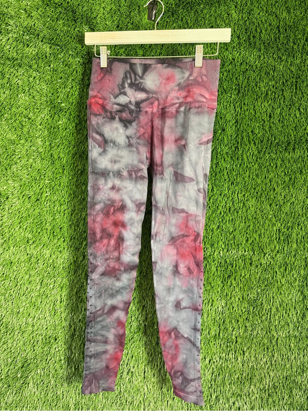 Spiritual Gangster Tie-Dye Leggings in Pink & Gray